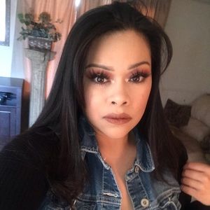 Meet your Posher, Juanita